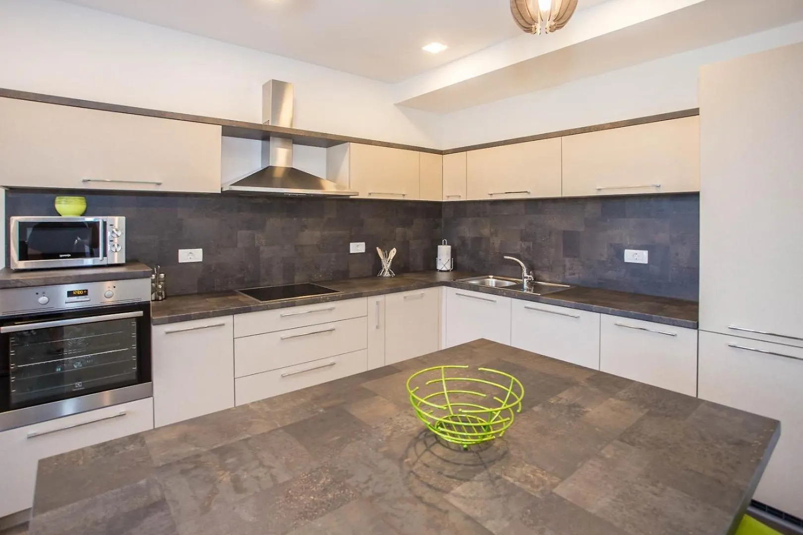 Three Bedroom Apartment Milohanic IV Poreč