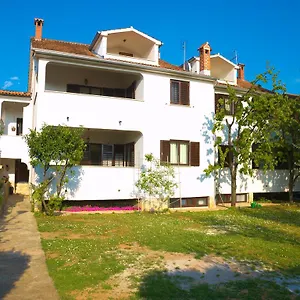  Apartment Nada
